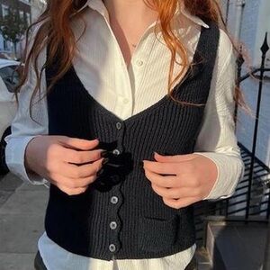 brandy melville sweater vest in navy